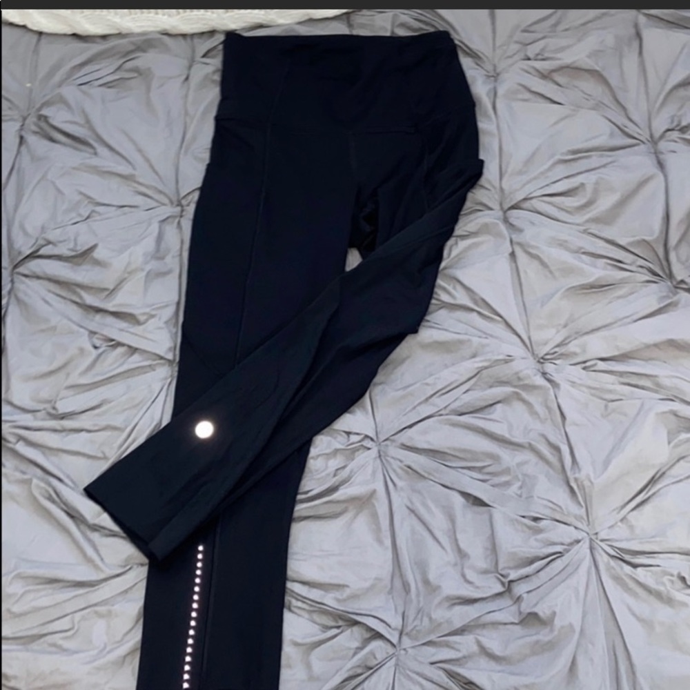black lululemon leggings